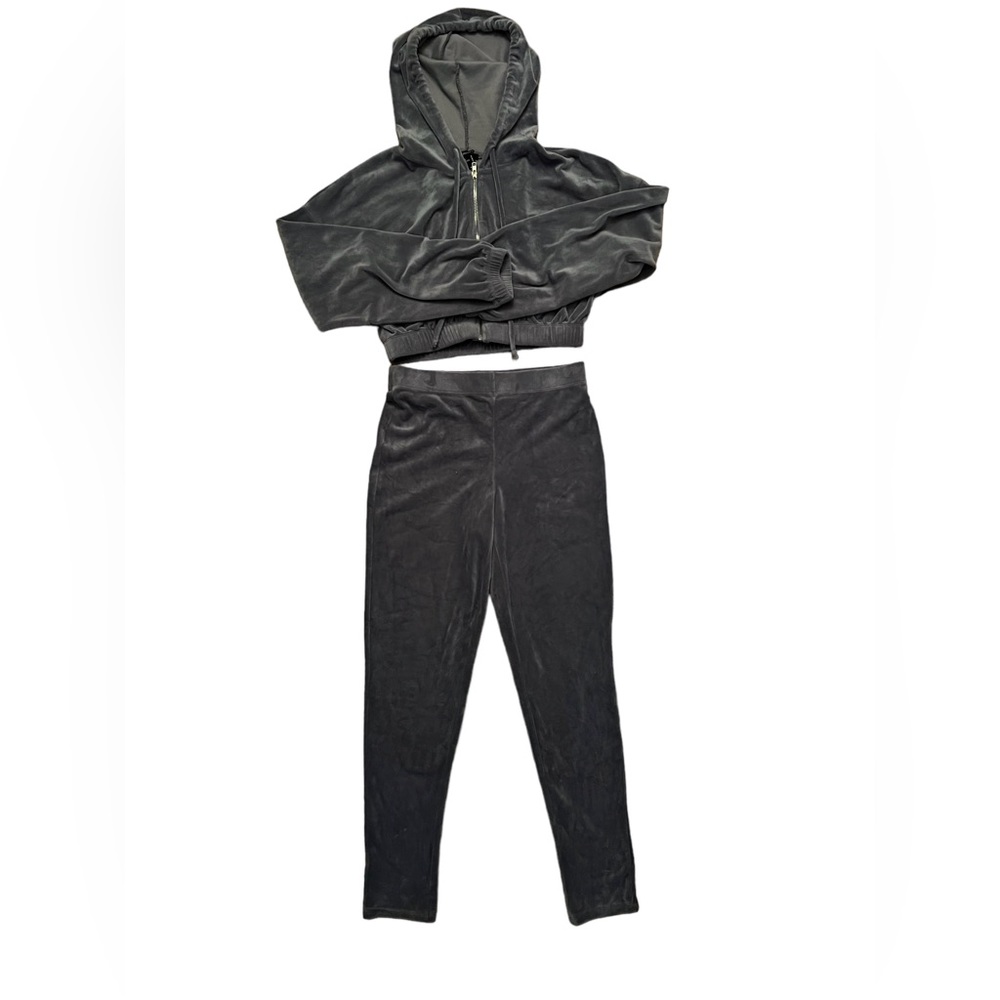 NWOT Two piece sweat outfit set! Cropped hoodie and joggers. M